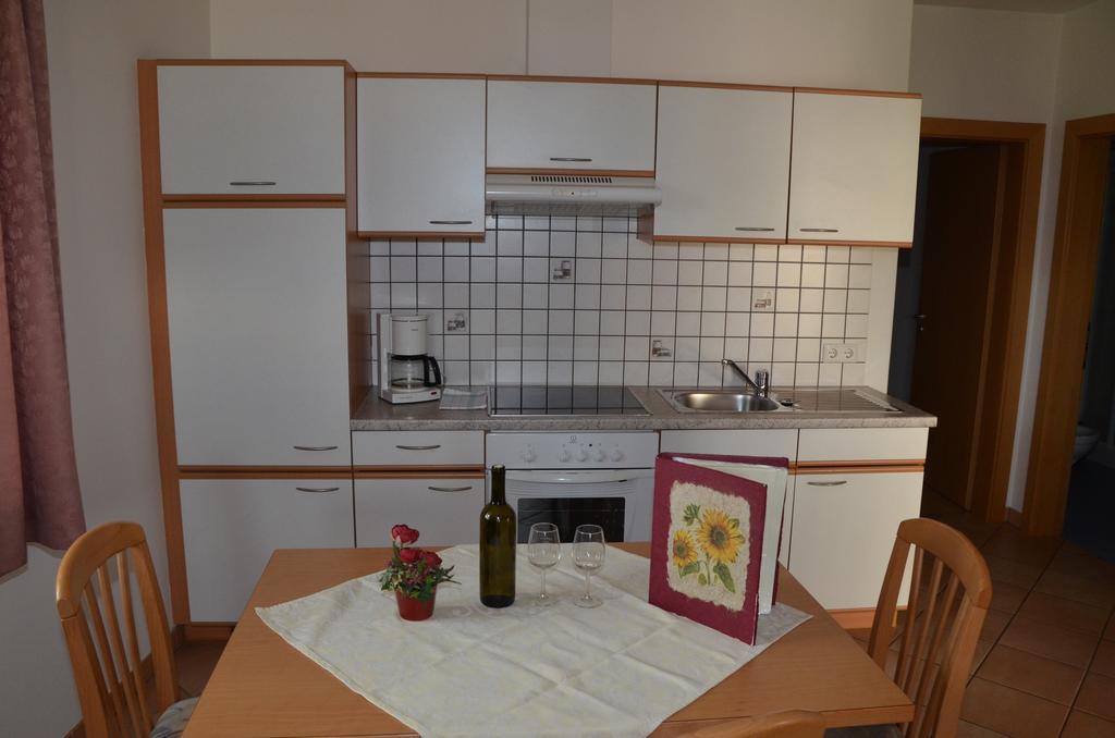 Ansitz Weissenheim Appartement Eppan an der Weinstraße Kamer foto